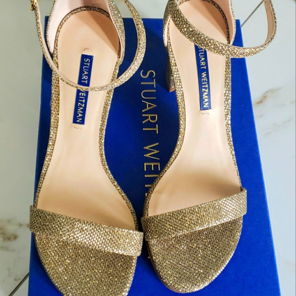 Stuart weitzman nearlynude platinum gold sandals size 6
